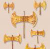 Χρυσοί διπλοί πέλεκυς που βρέθηκαν σε σπήλαιο, 1600  (Ηράκλειο, Αρχαιολογικό Μουσείο)